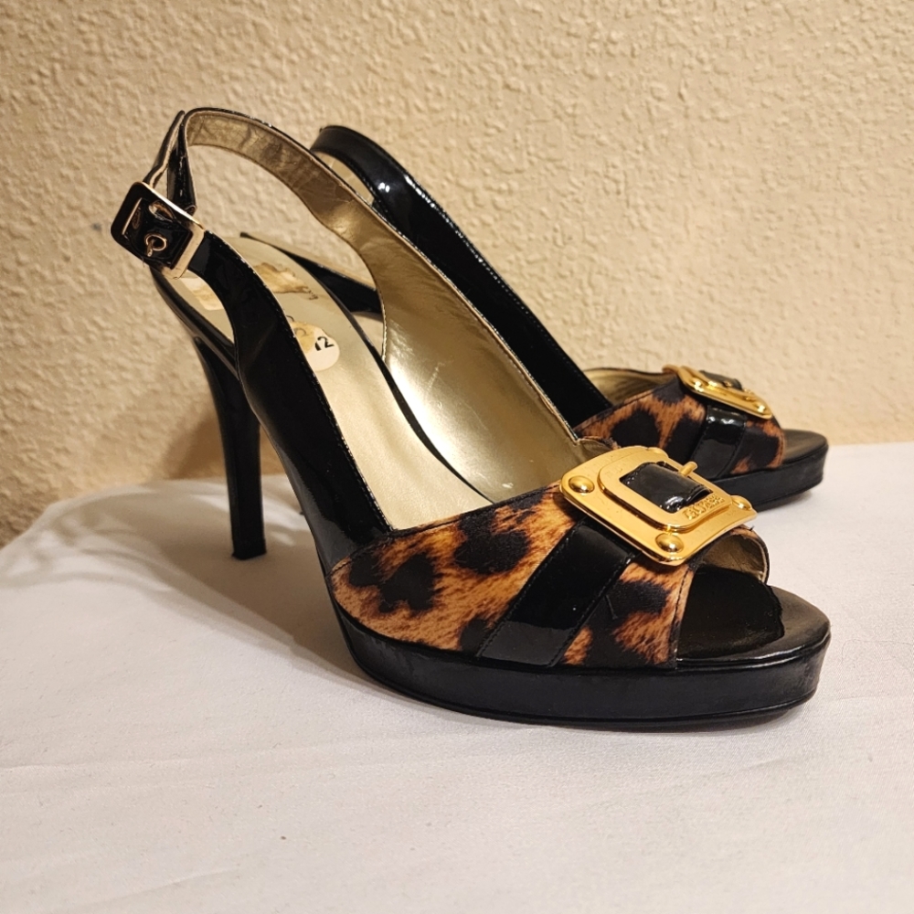 Guess Front Buckle Cheetah/Leopard Print Heels